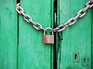door-green-closed-lock-4291.jpg